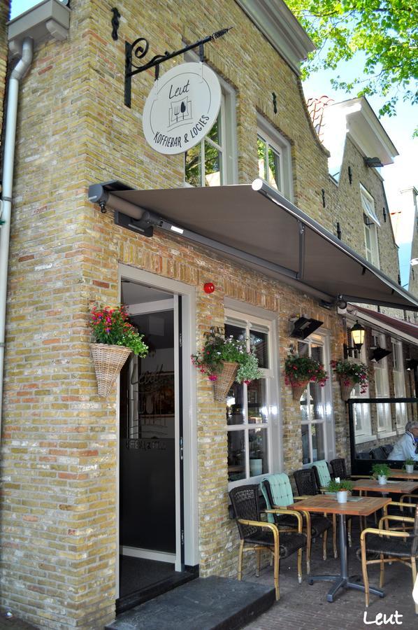Leut koffiebar&logies Hotel Vlieland Buitenkant foto