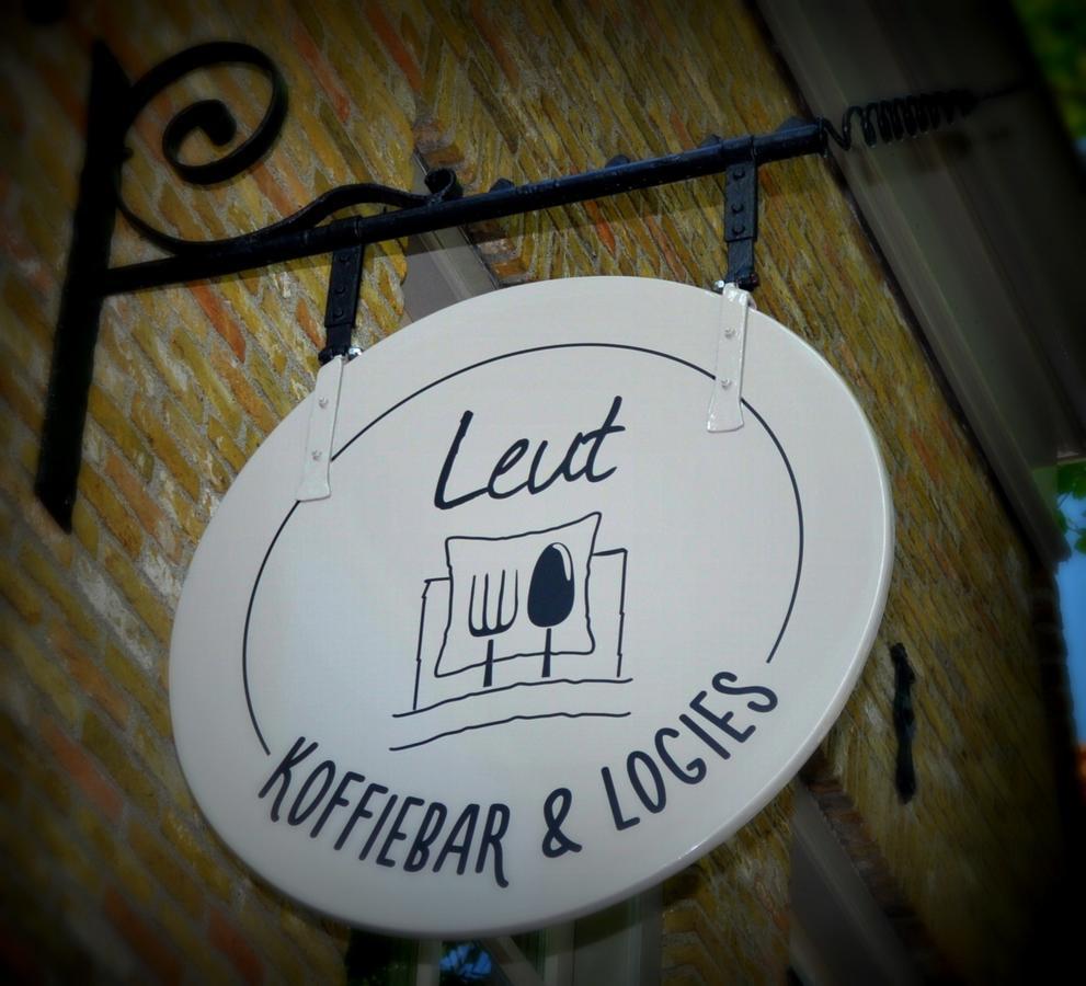 Leut koffiebar&logies Hotel Vlieland Buitenkant foto