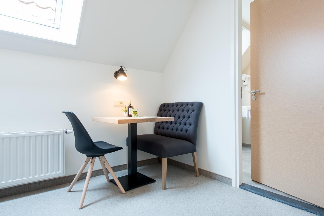 Leut koffiebar&logies Hotel Vlieland Buitenkant foto