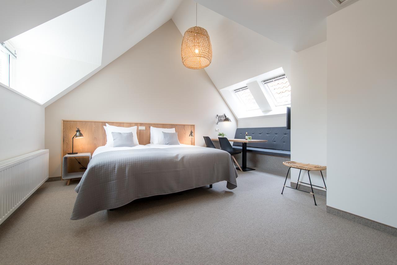 Leut koffiebar&logies Hotel Vlieland Buitenkant foto