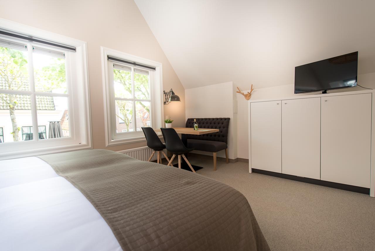 Leut koffiebar&logies Hotel Vlieland Buitenkant foto