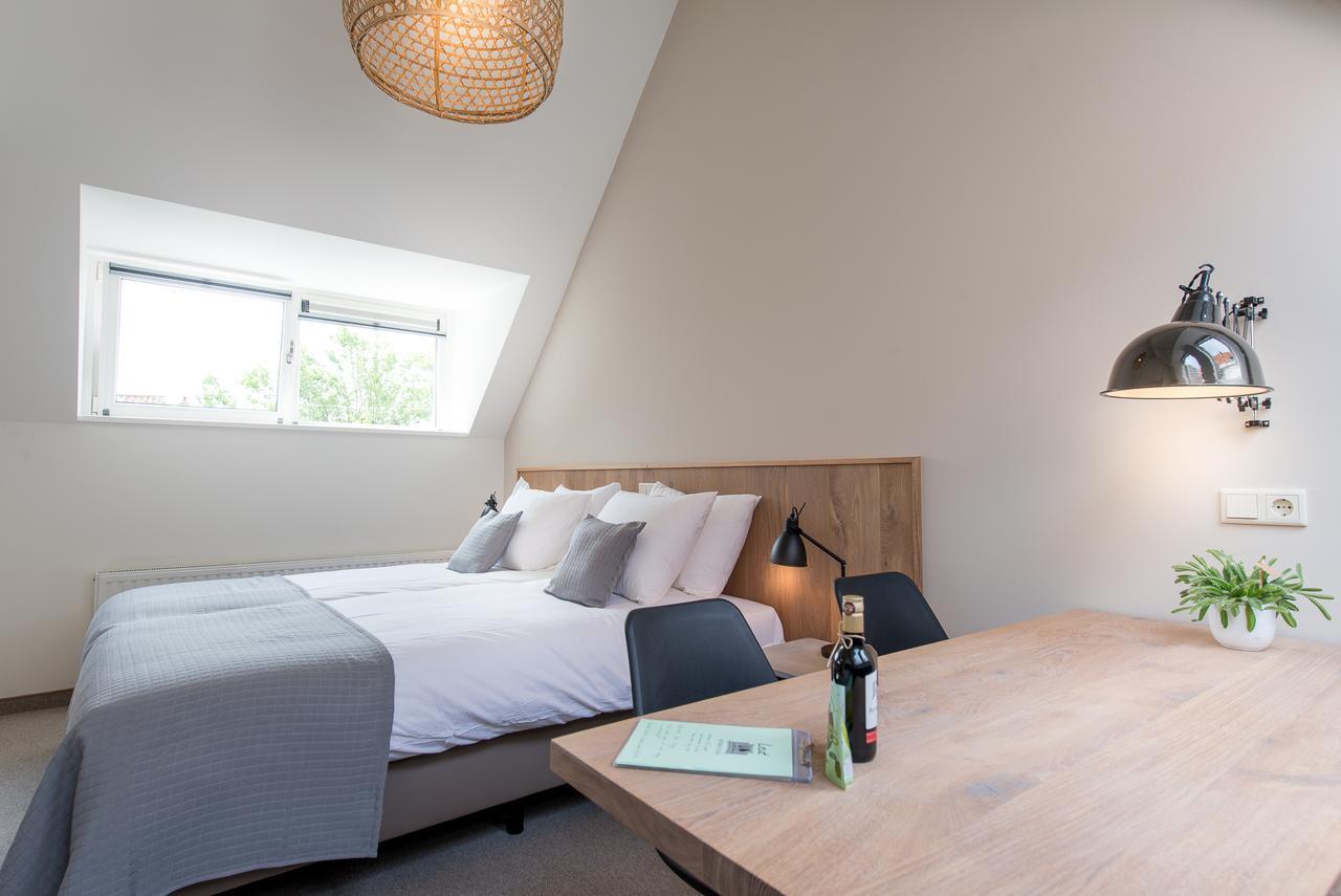 Leut koffiebar&logies Hotel Vlieland Buitenkant foto